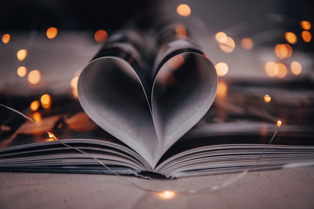 Тлумачення снів про крадіжку дому для книгоманів